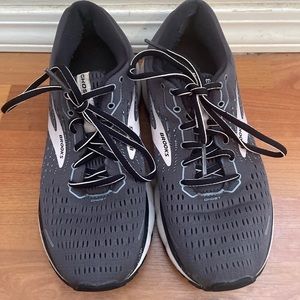 Size 8 - Brooks Ghost 13 Gray - 120338-1B-062. Well Worn Super Comfortable